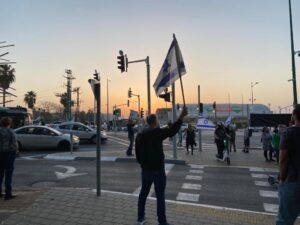 Três reservistas e três opiniões: abandonar o exército por causa da reforma política?