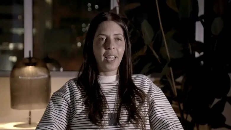 “A ampulheta dos sequestrados está acabando!”, alerta Moran Yanai, ex-sequestrada, ao embaixador brasileiro em Israel