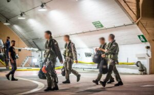 Desigualdade de Fardo: Crise política em meio à guerra